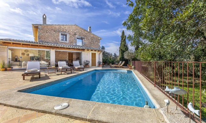 Llevant House | Holiday Home 'Finca Som Llum' with Mountain View, Wi-Fi and Air Conditioning