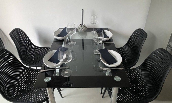 Henstedt-Ulzburg House | Holiday Home 'Fancy Bungalow Rand Hamburg' with Private Terrace, Shared Garden and Wi-Fi