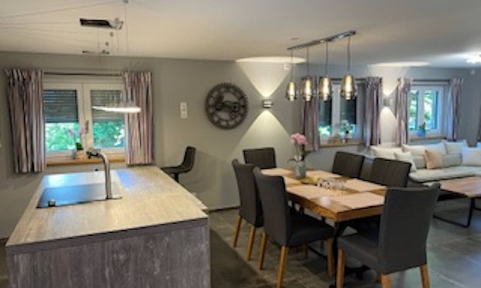 Weissensberg House | Holiday Home 'Ferienhaus 6 Personen' with Private Terrace, Private Garden and Wi-Fi
