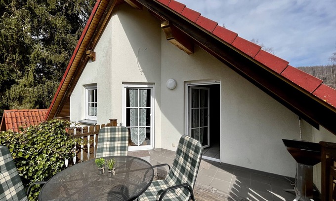 Schierke House | Holiday Home 'Ferienwohnung Hirschwechsel' with Balcony and Wi-Fi