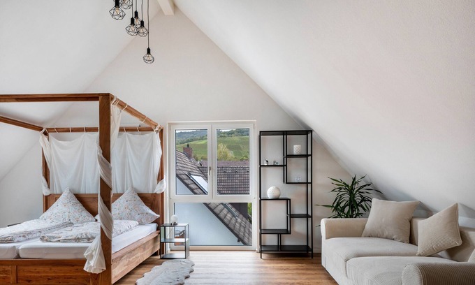 Ebringen Apartment | Holiday Home 'Ferienhaus Ebringen' with Private Terrace, Balcony and Wi-Fi
