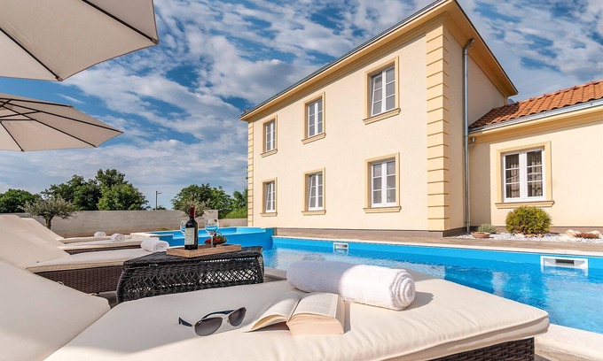 Rojnici House | Holiday home for 8 guests with 130m² in Rojnici (60641)