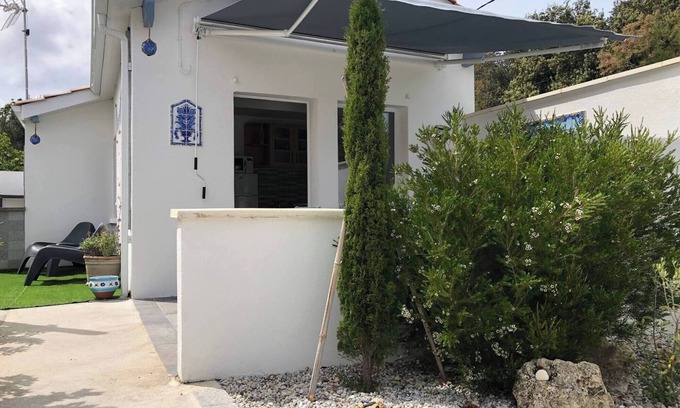 Le Verdon-sur-Mer House | Holiday Home 'Sandra - Le Verdon, Medoc' with Private Terrace and Private Garden