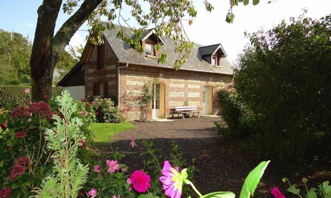 Les Grandes-Ventes House | Holiday Home near Alabaster Coast