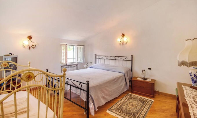Bargone House | Holiday Home 'GeG' with Mountain View & Balcony
