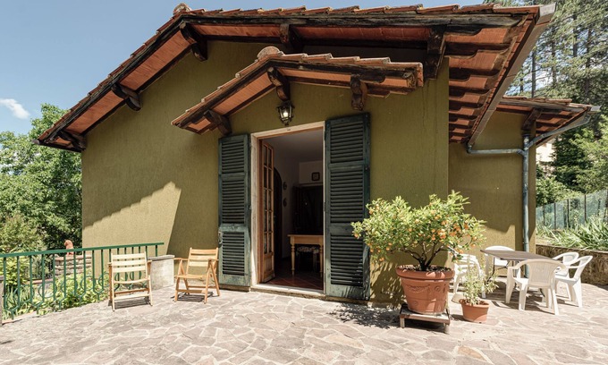 Rufina House | Holiday Home 'Gigli Di Firenze' with Mountain View, Wi-Fi and Air Conditioning