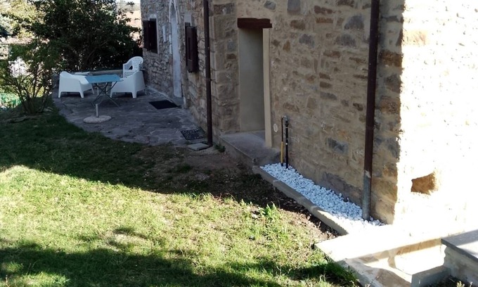 Loiano House | Holiday Home 'Gnazzano Home' with Mountain View, Wi-Fi and Air Conditioning