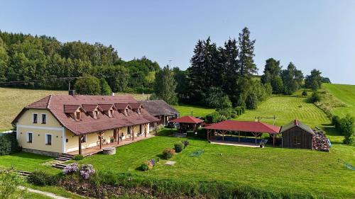 Karlovy Dvory House | Holiday home Hůrka