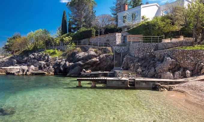 Vantacici House | Holiday home with terrace and sea view