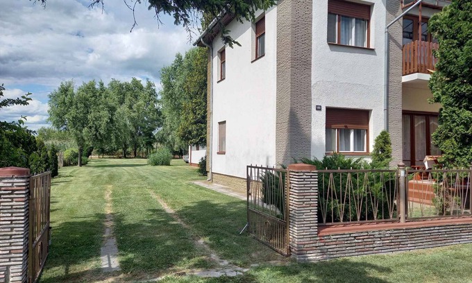 Balatonmariafurdo House | Holiday home to allenigen use with garden and barbecue 150 m from the beach
