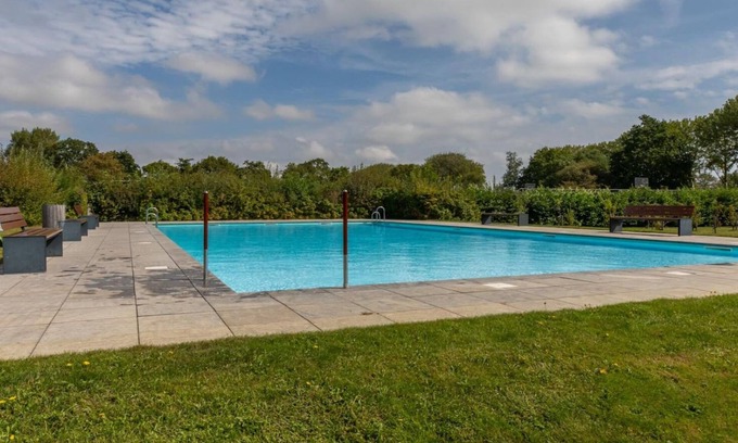 Westenschouwen House | Holiday Home in De Punt with Pool & Garden
