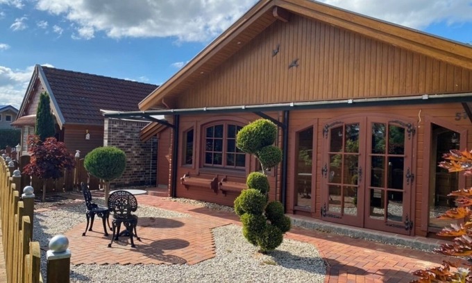 Steinbild House | Holiday Home 'Idylle Ferienhaus Ems' with Lake View, Wi-Fi and Air Conditioning