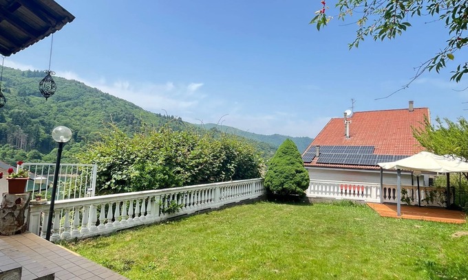 Osiglia House | Holiday Home 'Il Nido Sul Lago' with Lake View, Private Terrace