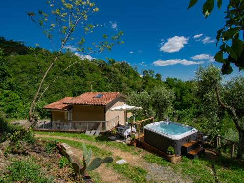 Macchino House | Holiday Home Il Paradiso by Interhome