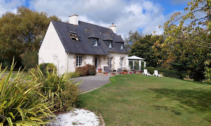 Plouenan House | Holiday Home in Brittany near Penze River