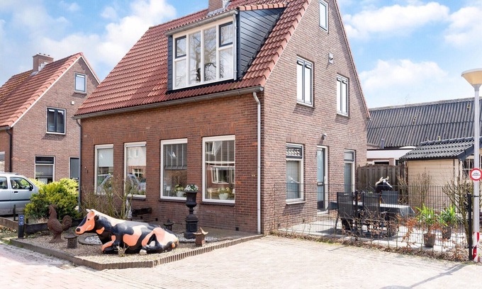 Hollandscheveld House | Holiday Home in Elim near Slagharen Park