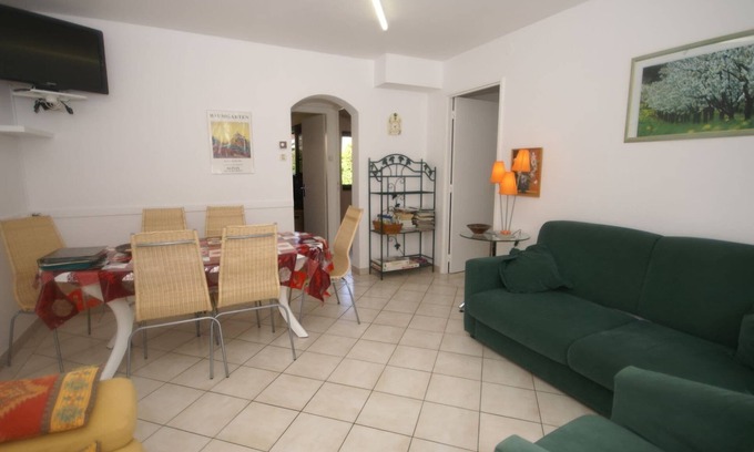 Vic-sur-Seille House | Holiday home in Vic-sur-Seille near the forest