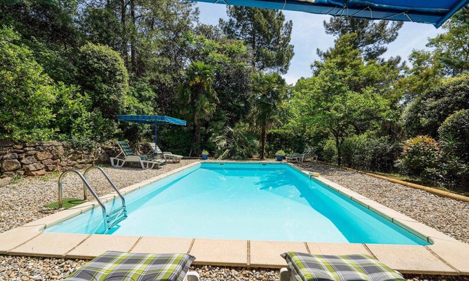 Les Salelles House | Holiday Home in Les Salelles with Private Pool