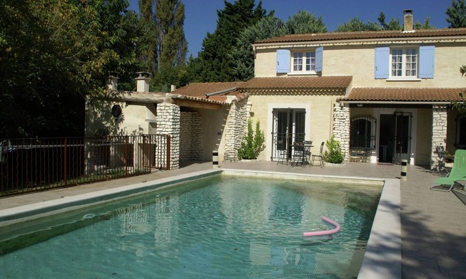 Le Thor House | Holiday Home in Le Thor with Private Pool