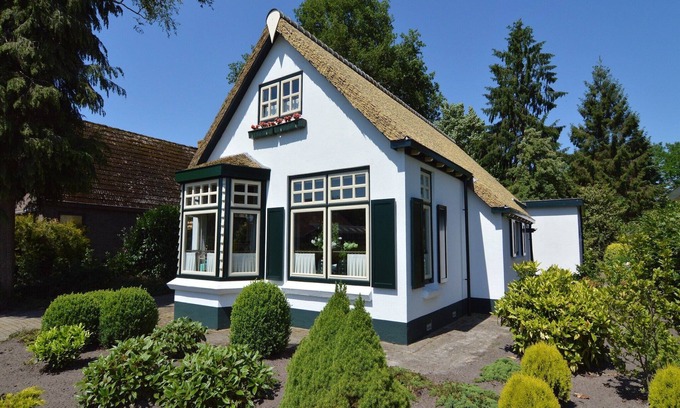 Nijeberkoop House | Holiday Home in Nijeberkoop near Nature