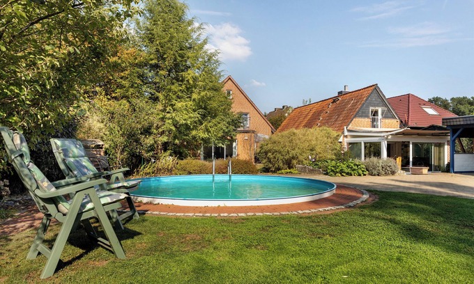 Munster im Heidekreis House | Holiday Home 'In Oerrel With Pool' with Private Pool, Private Terrace and Wi-Fi