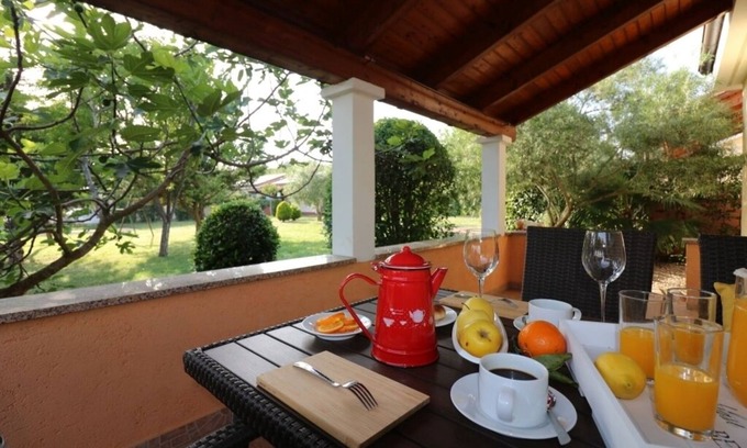 Antonci House | Holiday Home in Poreč with Terrace, Air condition, WIFI, Dishwasher (4400-8)
