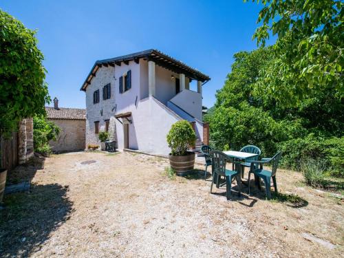 Sellano House | Holiday Home in Sellano with Pool & Sun Terrace