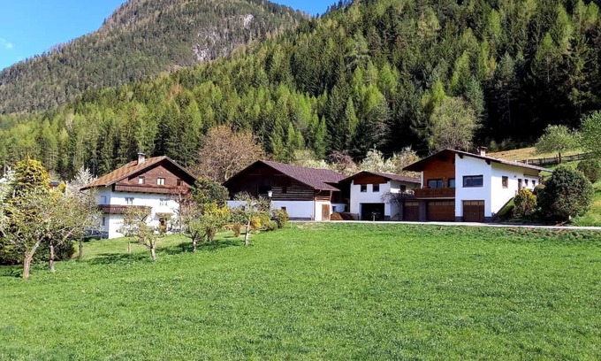Imsterberg Apartment | Holiday home in Tyrol at 1000 m above sea level with garden and barbecue - Haus Alfred Grall