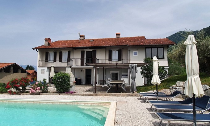 Castello House | Holiday Home near Lago Maggiore Pool