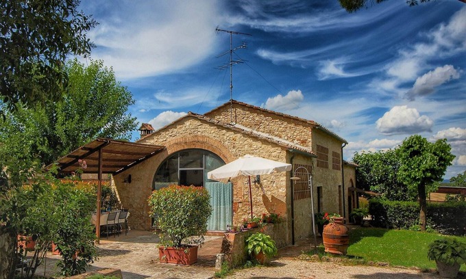 Colle di Val d'Elsa House | Holiday Home in Chianti Hills with Pool