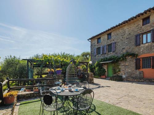 Vorno House | Holiday Home Italia by Interhome