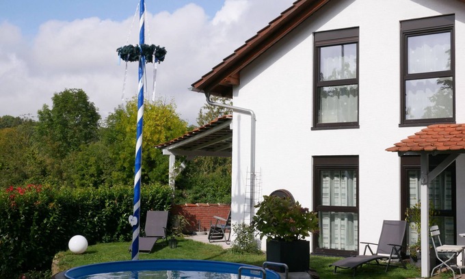 Hohenhaslach House | Holiday Home 'Knodel Nr 2' with Shared Terrace, Shared Garden and Wi-Fi