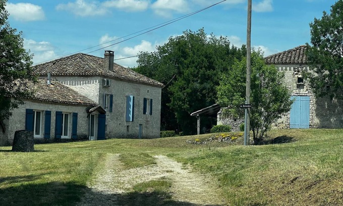 Fauroux House | Holiday Home 'La Boissière' with Private Pool, Wi-Fi and Air Conditioning
