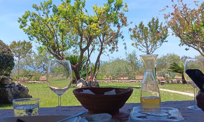 Sennori House | Holiday Home 'La Casa Del Vento' with Sea View, Wi-Fi and Air Conditioning