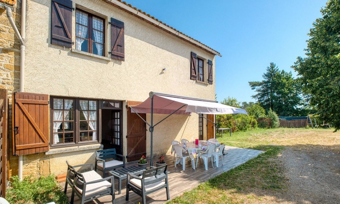 Saint-Genies House | Holiday Home 'La Coccinelle - Perigord Noir' with Private Terrace and Private Garden