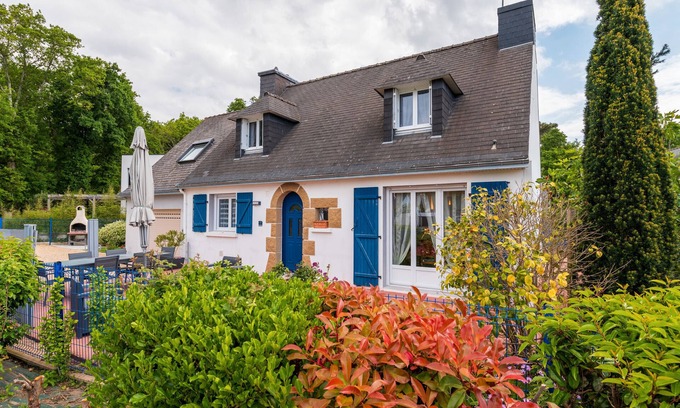 Plouhinec House | Holiday Home 'La Maison Bleue' with Private Terrace, Private Garden and Wi-Fi