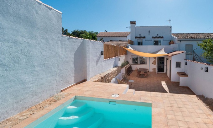 Guadalcanal House | Holiday Home 'La Sierra Del Viento' with Mountain View, Private Pool and Wi-Fi