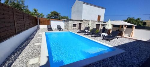 Mali Vareski House | Holiday Home Latin