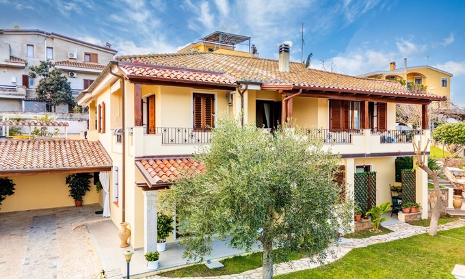 Bari Sardo House | Holiday Home 'Laura' with Private Terrace, Wi-Fi and Air Conditioning