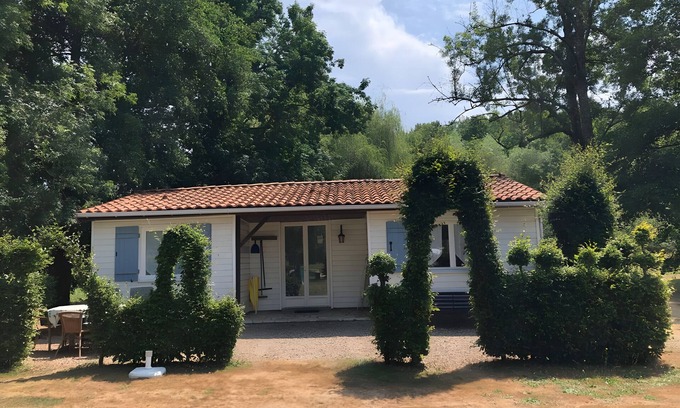 Varaignes House | Holiday Home 'Le Pont' with Shared Pool, Shared Terrace and Shared Garden