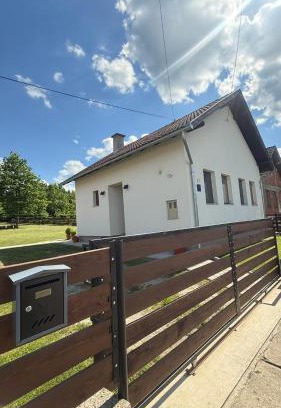 Cacinci House | Holiday Home Little House on Papuk