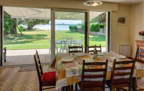 Locoal-Mendon House | Holiday Home Listrec