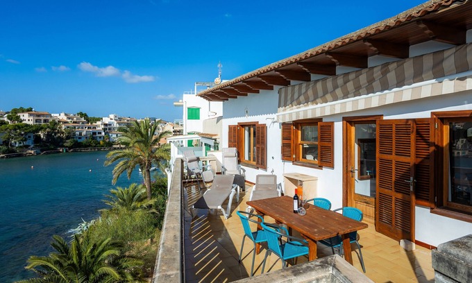 Portopetro House | Holiday Home "Michaela" with Sea View, Private Terrace & Wi-Fi