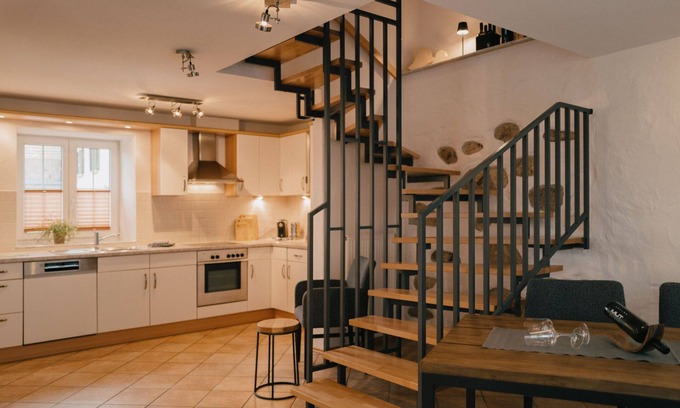 Auggen House | Holiday Home 'Muskatellerhaus' with Shared Pool, Private Terrace and Wi-Fi