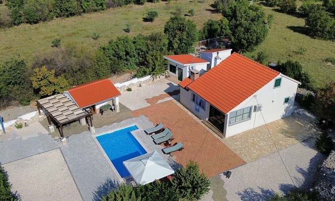 Bristane Villa | Holiday Home Mystc Woods
