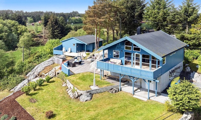 Austrheim House | Holiday home near Bergen, Norway