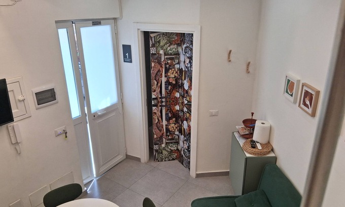 Borgo Vecchio House | Holiday Home 'Nica Nica' with Private Terrace, Wi-Fi and Air Conditioning