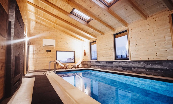 Vrbovec House | Holiday Home Nightswim Inn