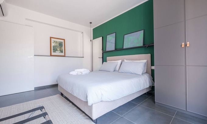 Furci Siculo House | Holiday Home 'Ninai Sea Holiday Apartment 2' with Balcony, Wi-Fi and Air Conditioning