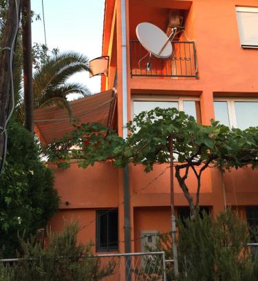 Utjeha House | Holiday home Orange